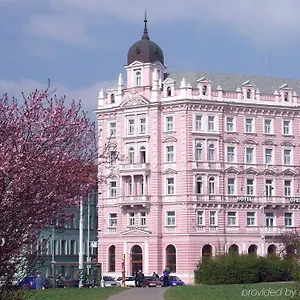 Opera 4*, Praag Tsjechië